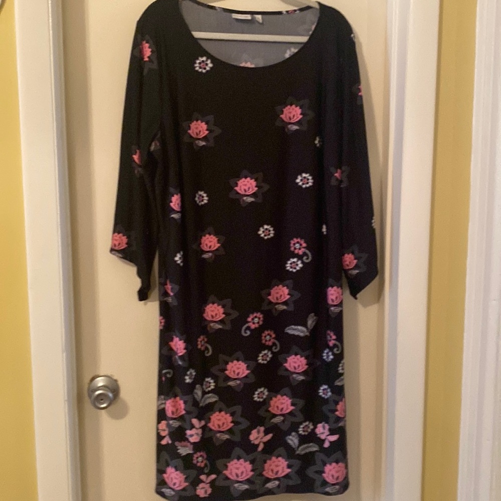 Pretty dress with pink flowers